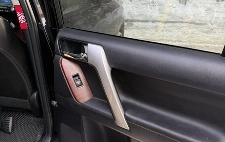 Toyota Land Cruiser Prado 150 рестайлинг 2, 2014 год, 2 850 000 рублей, 5 фотография