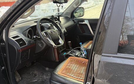 Toyota Land Cruiser Prado 150 рестайлинг 2, 2014 год, 2 850 000 рублей, 13 фотография