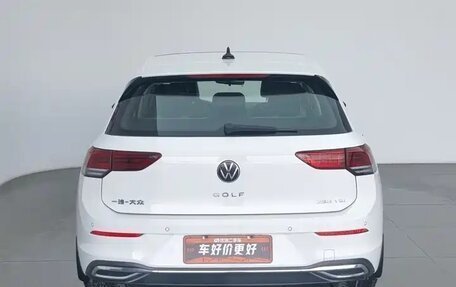 Volkswagen Golf VIII, 2022 год, 2 040 000 рублей, 2 фотография