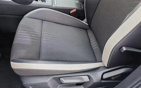 Volkswagen Golf VIII, 2022 год, 2 040 000 рублей, 10 фотография