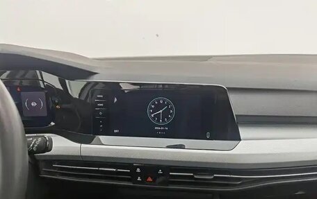 Volkswagen Golf VIII, 2022 год, 2 040 000 рублей, 6 фотография