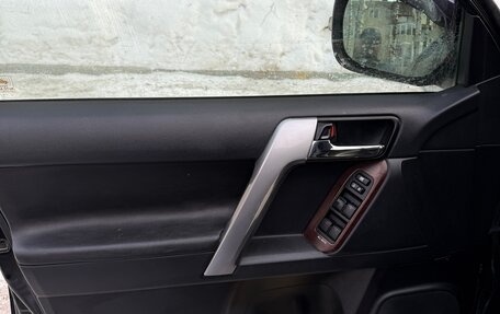 Toyota Land Cruiser Prado 150 рестайлинг 2, 2014 год, 2 850 000 рублей, 10 фотография