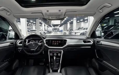 Volkswagen T-Roc I, 2022 год, 1 804 782 рублей, 7 фотография