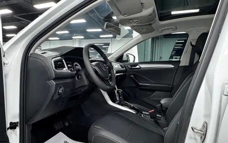 Volkswagen T-Roc I, 2022 год, 1 804 782 рублей, 8 фотография