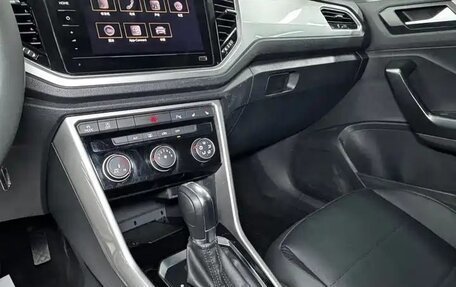 Volkswagen T-Roc I, 2022 год, 1 804 782 рублей, 10 фотография