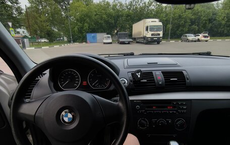 BMW 1 серия, 2010 год, 900 000 рублей, 3 фотография