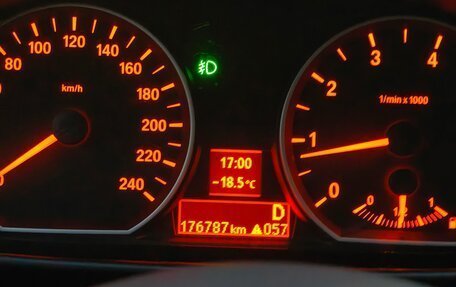 BMW 1 серия, 2010 год, 900 000 рублей, 4 фотография