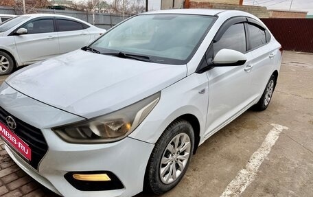 Hyundai Solaris II рестайлинг, 2017 год, 900 000 рублей, 4 фотография