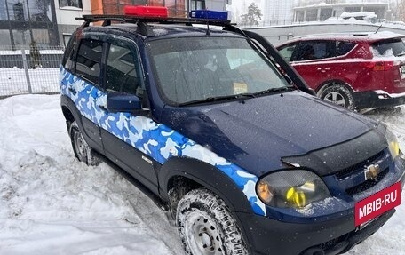 Chevrolet Niva I рестайлинг, 2018 год, 650 000 рублей, 2 фотография