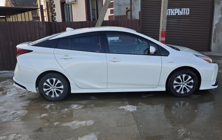 Toyota Prius IV XW50, 2019 год, 2 150 000 рублей, 11 фотография
