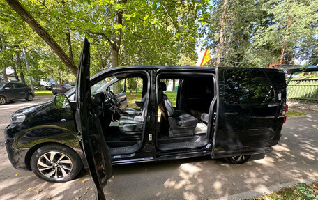 Peugeot Traveller I, 2022 год, 4 000 000 рублей, 8 фотография