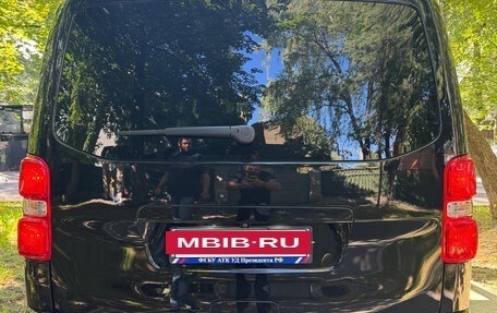 Peugeot Traveller I, 2022 год, 4 000 000 рублей, 14 фотография