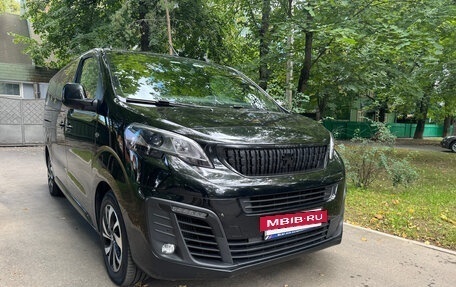 Peugeot Traveller I, 2022 год, 4 000 000 рублей, 2 фотография