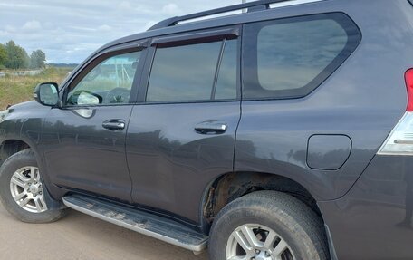 Toyota Land Cruiser Prado 150 рестайлинг 2, 2011 год, 2 250 000 рублей, 6 фотография