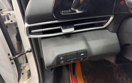 Hyundai Elantra, 2023 год, 1 850 000 рублей, 9 фотография