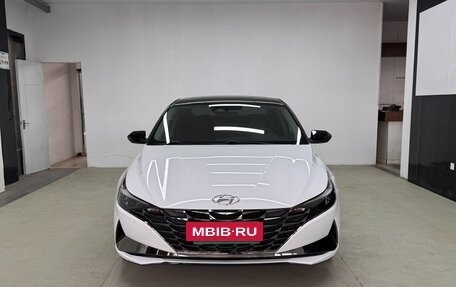 Hyundai Elantra, 2023 год, 1 850 000 рублей, 2 фотография