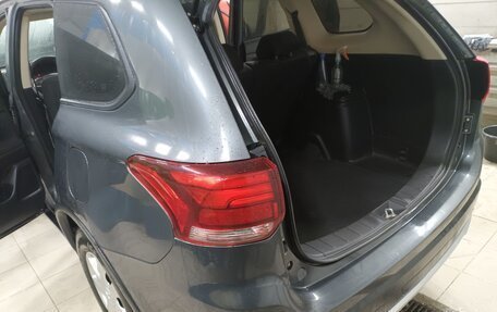 Mitsubishi Outlander III рестайлинг 3, 2016 год, 1 750 000 рублей, 3 фотография