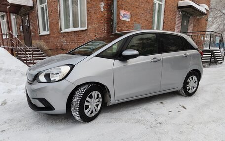 Honda Fit, 2020 год, 1 280 000 рублей, 2 фотография