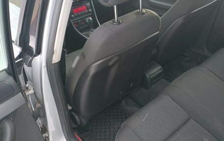 Audi A4, 2006 год, 650 000 рублей, 11 фотография