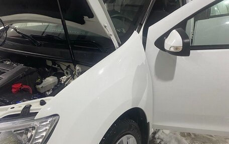 Renault Logan II, 2022 год, 1 100 000 рублей, 2 фотография