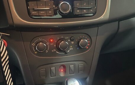 Renault Logan II, 2022 год, 1 100 000 рублей, 16 фотография