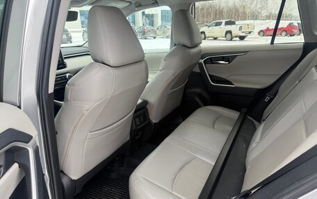 Toyota RAV4, 2020 год, 1 990 000 рублей, 4 фотография