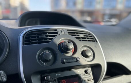 Renault Kangoo II рестайлинг, 2019 год, 1 390 000 рублей, 12 фотография