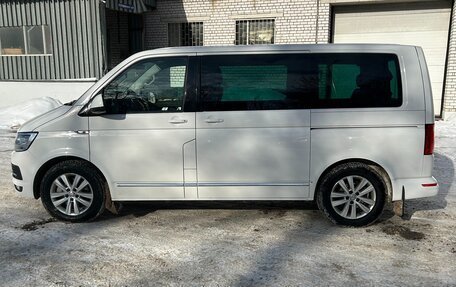 Volkswagen Multivan T6 рестайлинг, 2018 год, 4 500 000 рублей, 8 фотография