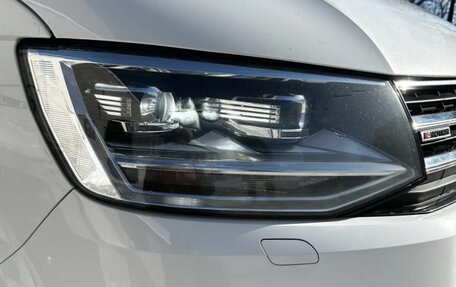 Volkswagen Multivan T6 рестайлинг, 2018 год, 4 500 000 рублей, 10 фотография