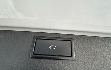 Volkswagen Multivan T6 рестайлинг, 2018 год, 4 500 000 рублей, 29 фотография