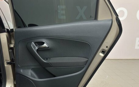 Volkswagen Polo VI (EU Market), 2017 год, 1 050 000 рублей, 18 фотография