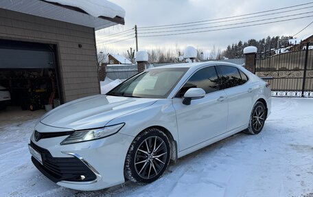 Toyota Camry, 2021 год, 3 350 000 рублей, 5 фотография