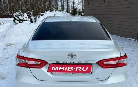 Toyota Camry, 2021 год, 3 350 000 рублей, 4 фотография