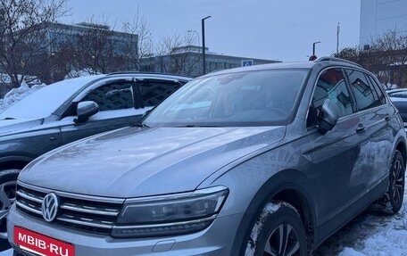 Volkswagen Tiguan II, 2020 год, 3 650 000 рублей, 2 фотография