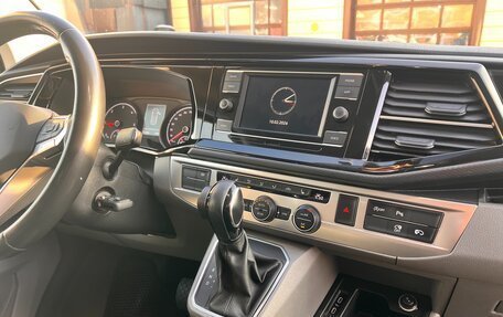 Volkswagen Caravelle T6 рестайлинг, 2020 год, 3 700 000 рублей, 18 фотография