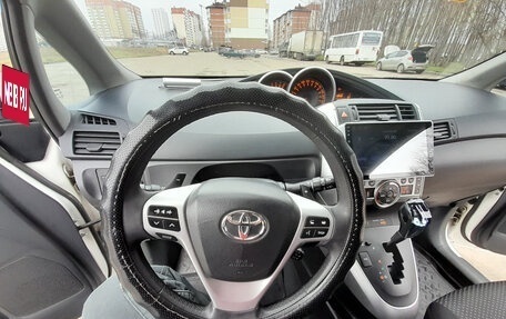 Toyota Verso I, 2011 год, 1 020 000 рублей, 24 фотография