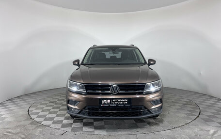 Volkswagen Tiguan II, 2020 год, 2 497 000 рублей, 2 фотография