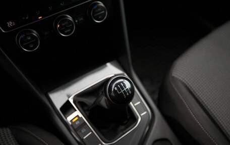 Volkswagen Tiguan II, 2019 год, 1 890 000 рублей, 16 фотография