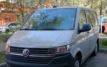 Volkswagen Caravelle T6 рестайлинг, 2020 год, 4 000 000 рублей, 1 фотография