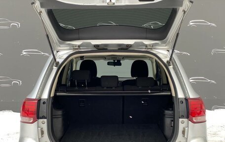 Mitsubishi Outlander III рестайлинг 3, 2019 год, 1 926 800 рублей, 13 фотография