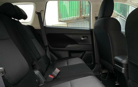 Mitsubishi Outlander III рестайлинг 3, 2019 год, 1 926 800 рублей, 9 фотография