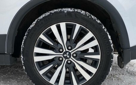 Mitsubishi Outlander III рестайлинг 3, 2019 год, 1 926 800 рублей, 26 фотография