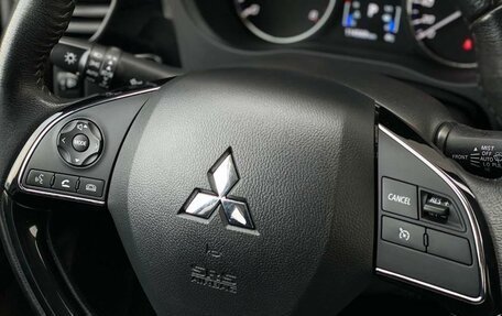 Mitsubishi Outlander III рестайлинг 3, 2019 год, 1 926 800 рублей, 22 фотография