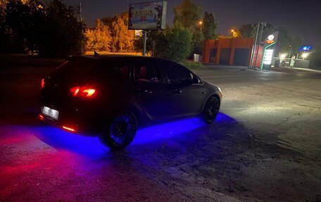 Opel Astra J, 2011 год, 870 000 рублей, 1 фотография