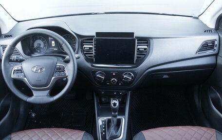 Hyundai Solaris II рестайлинг, 2022 год, 1 820 000 рублей, 7 фотография