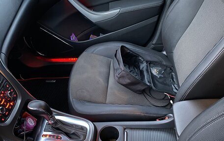 Opel Astra J, 2011 год, 870 000 рублей, 6 фотография