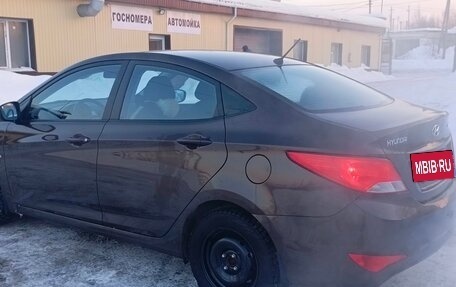 Hyundai Solaris II рестайлинг, 2015 год, 1 150 000 рублей, 2 фотография