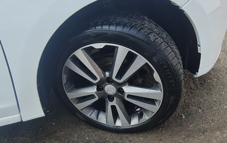 Renault Logan II, 2019 год, 550 000 рублей, 10 фотография