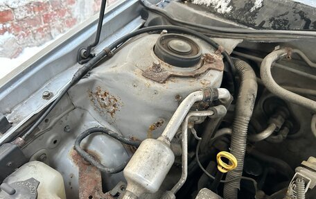 Toyota Avensis III рестайлинг, 2000 год, 290 000 рублей, 13 фотография