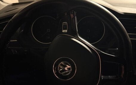 Volkswagen Tiguan II, 2018 год, 1 599 999 рублей, 1 фотография